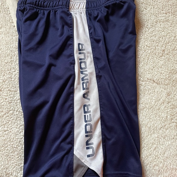boys under armour shorts - Picture 4 of 5